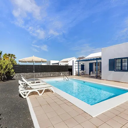 Lanzarote Volcan 10- Private Heated Pool וילה