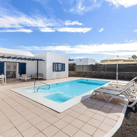 וילה Lanzarote Volcan 10- Private Heated Pool פלאיה בלנקה