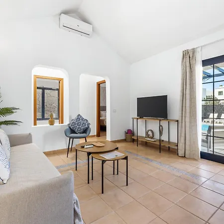 וילה Lanzarote Volcan 10- Private Heated Pool *