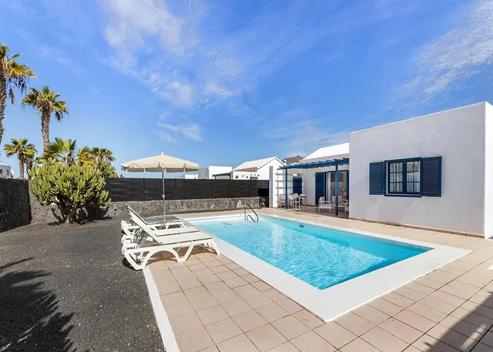 Lanzarote Volcan 10- Private Heated Pool וילה