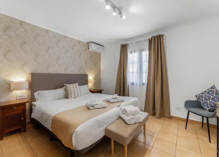 וילה Lanzarote Volcan 10- Private Heated Pool פלאיה בלנקה